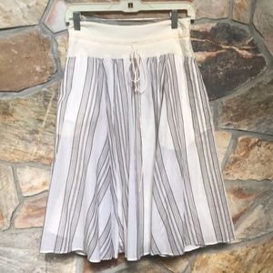 Theory beautiful striped skirt lined with pockets